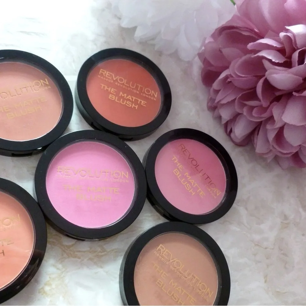 ❄️ Makeup Revolution | The Matte Blush Divine Pink